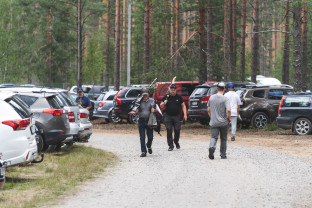 Ampumaurheilukeskuksen pysäköinti oli erinomaisesti ohjattu ja palvelut hienosti saatavilla.