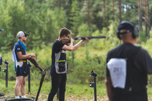 Juha-Pekka Vähätalo ja Niilo Grundström, S20, metsästystrapin alkukilpailussa.