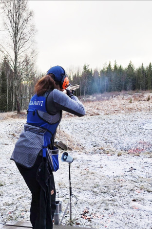 Pinja Järvi harjoittelemassa talvella.