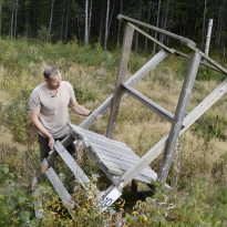 Saku Ruohonen tutkii tornia