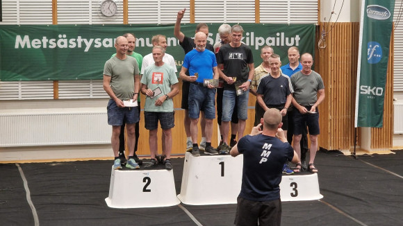 M50-sarjan viestikisan palkitut.