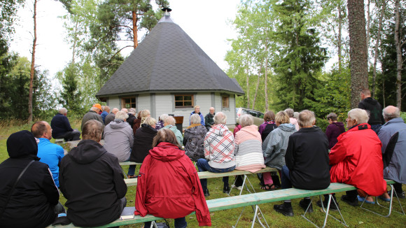 Kotakirkkoon Laaportaan kodalle ovat kaikki tervetulleita.