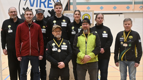 J&auml;rjest&auml;j&auml;t yhteiskuvassa.