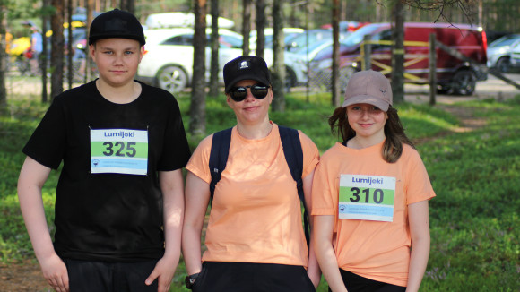 Ukko-Veikko ja Eva Tuutij&auml;rvi sek&auml; heid&auml;n &auml;itins&auml; Anniina.&nbsp;