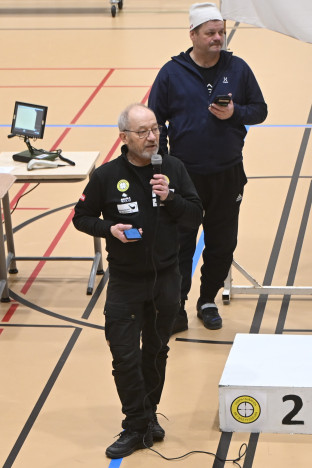 Kilpailun johtaja Erkki Pekkarinen.